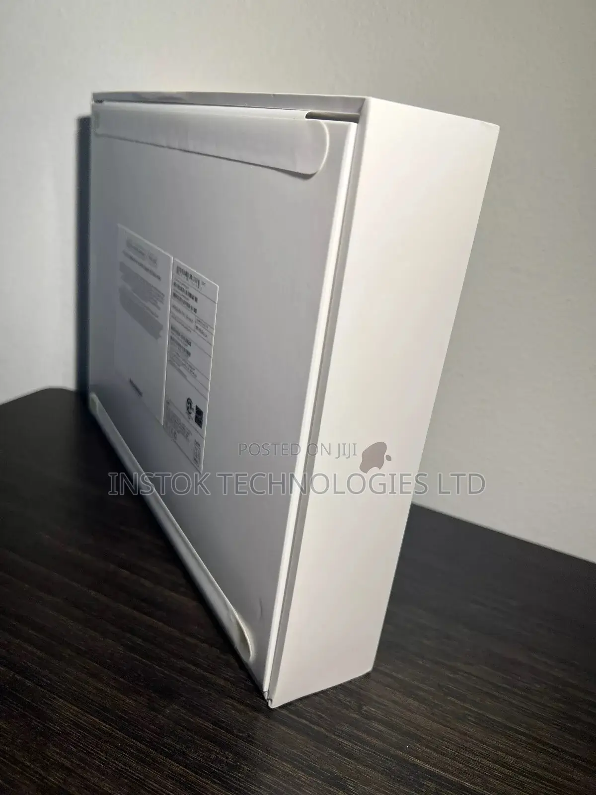New Laptop Apple MacBook Pro 32GB Apple M2 Ultra SSD 1T