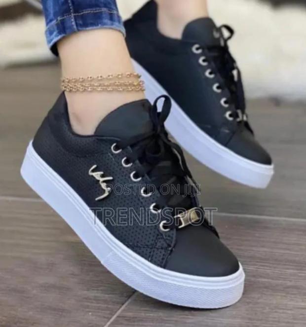 Signature Sneakers - thumbnail 3