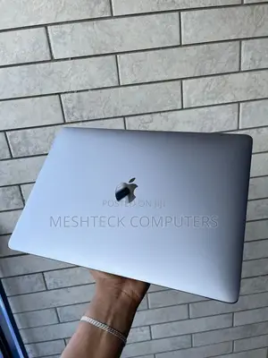 Laptop Apple MacBook Pro 2017 16GB Intel Core I7 SSD 256GB