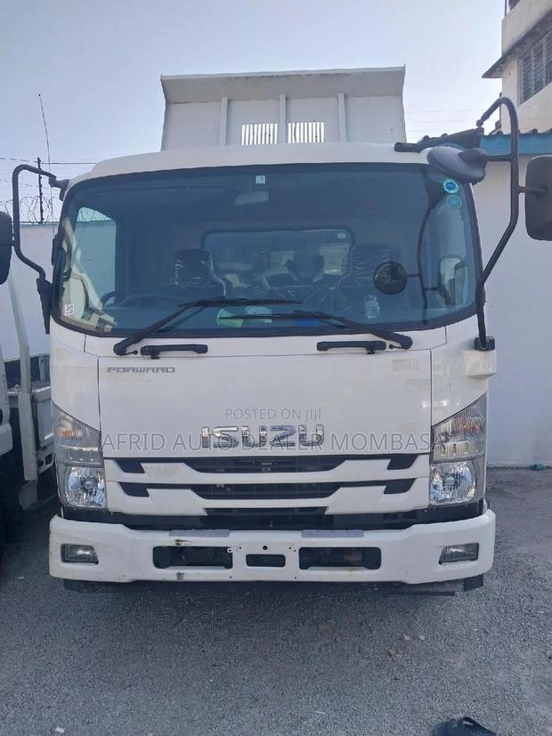 Isuzu Forward Tipper 5tonnes - thumbnail 4