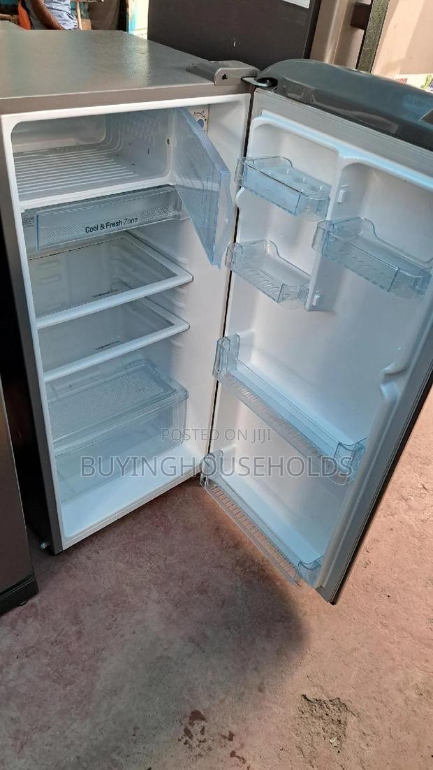 LG Curved 169L Fridge - thumbnail 2