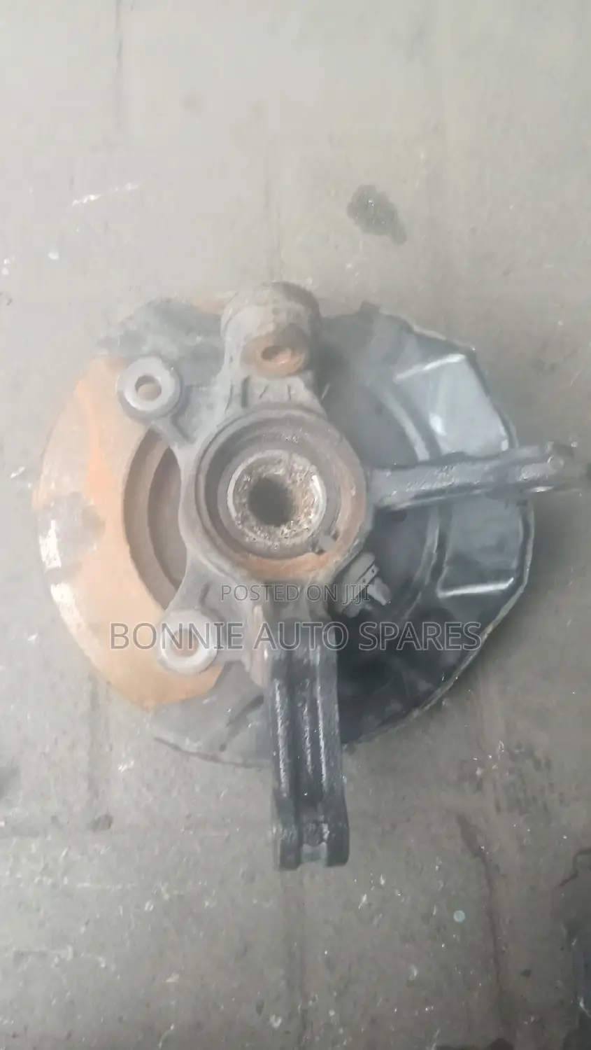 Daihatsu Move Front Hub