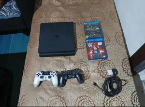 Ps4 Slim, Injustice,Wwe