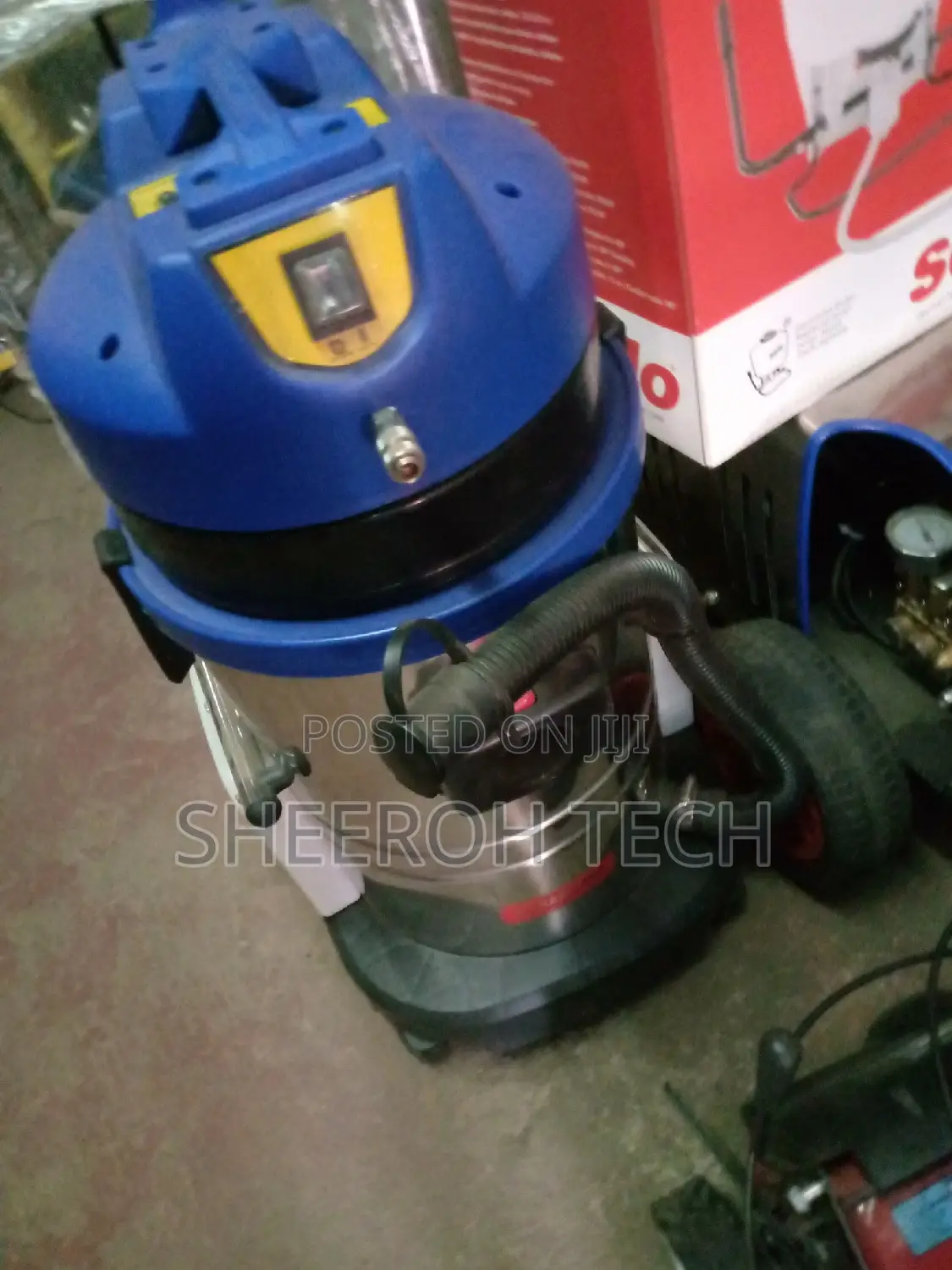 Electric Vacuum Cleaner 30ltrs.