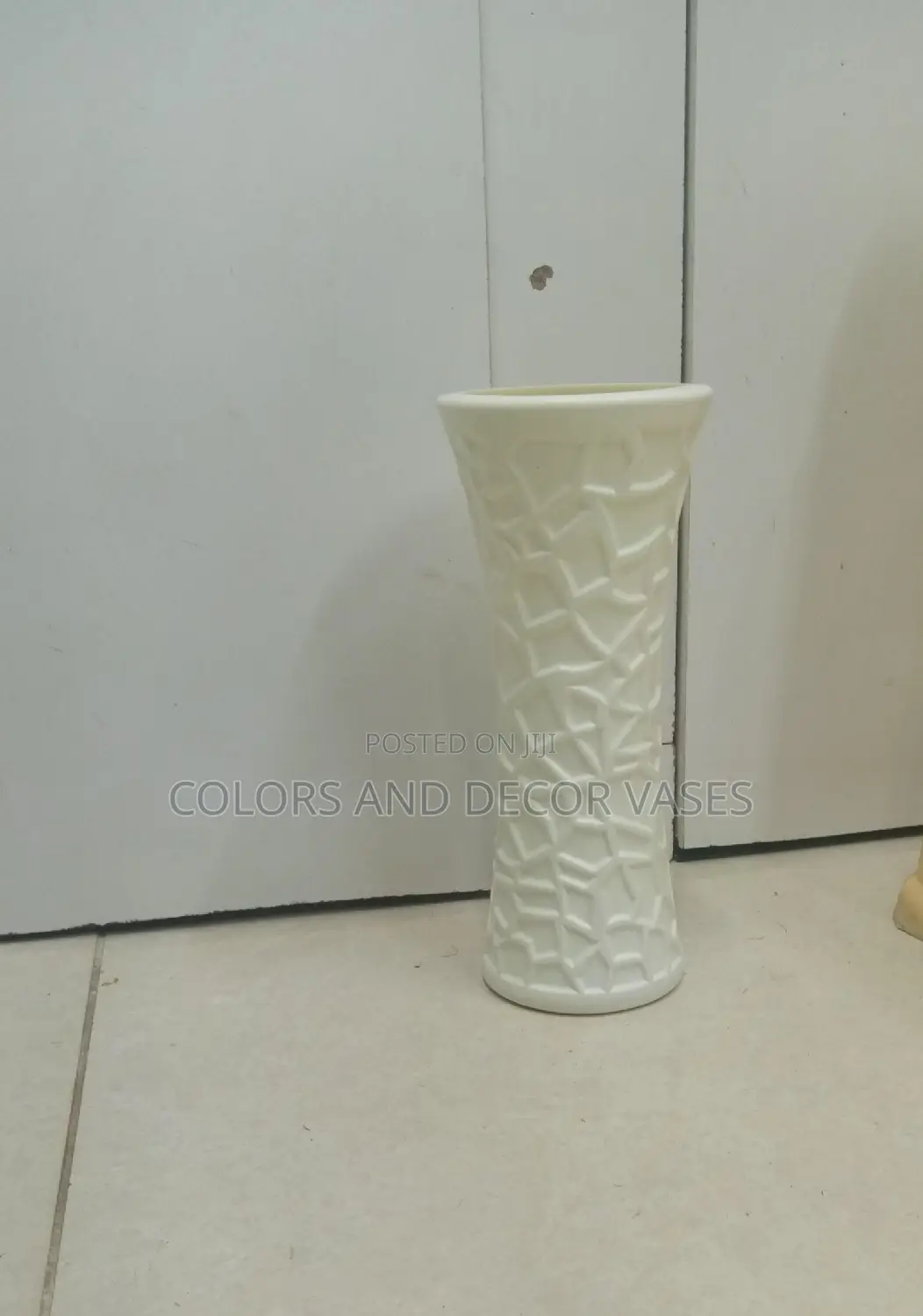 White Plastic Vase KSH 800 30cm Long