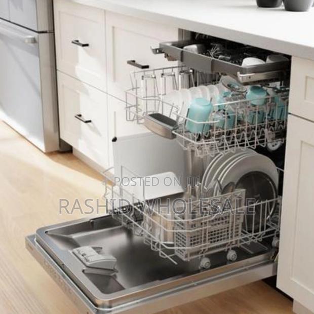 Dish Hisense Washing Machine.12 Plates