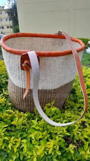 Size 12 Basket With Leathered Handles