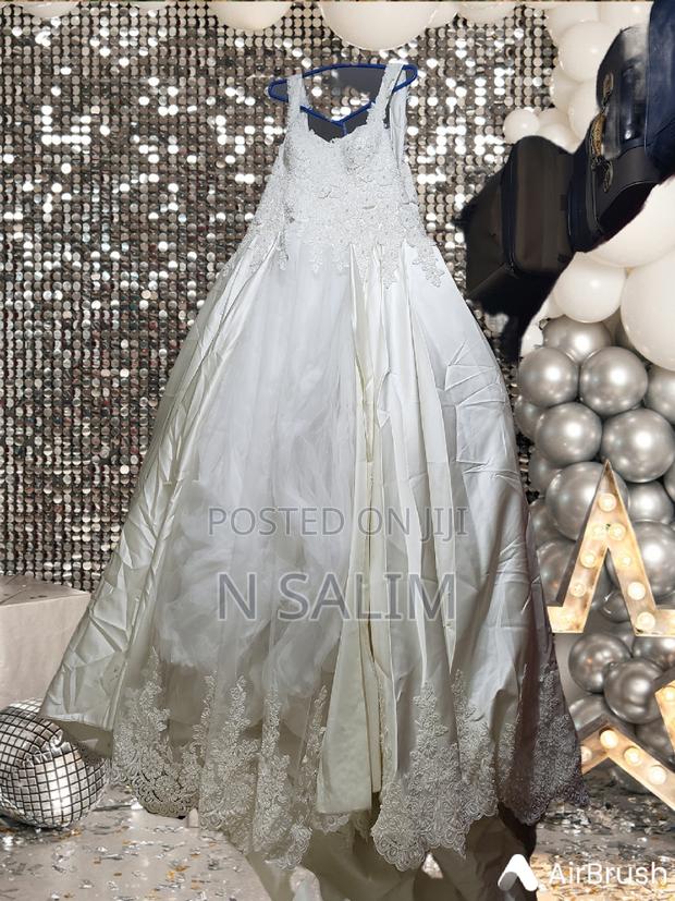 Wedding Gowns - thumbnail 4