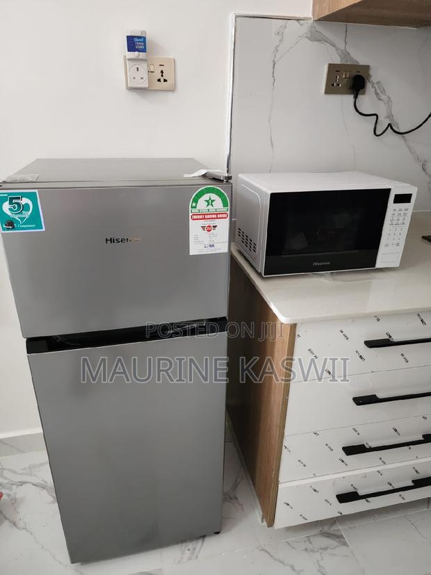 Hisense 154 L Double Door Fridge