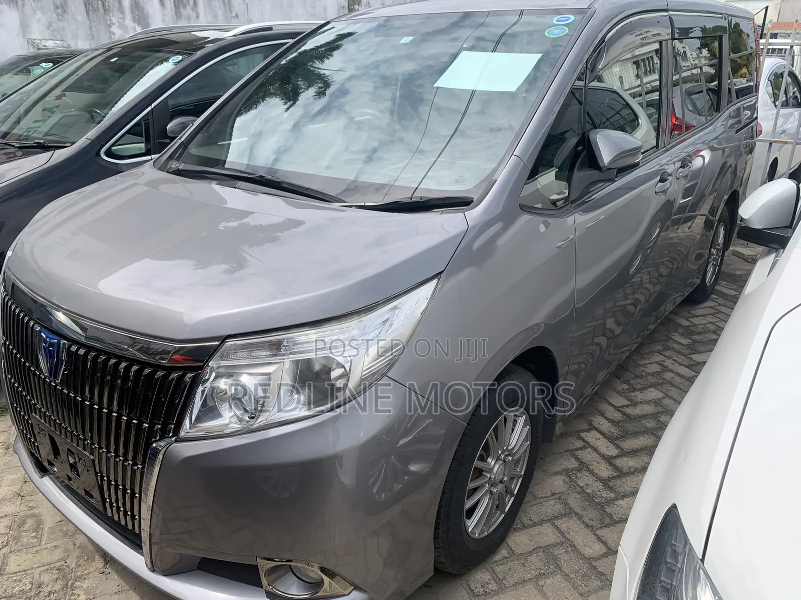 Toyota Esquire 1.8 FWD Hybrid (7 seater) 2016 Silver