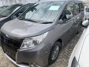 Toyota Esquire 1.8 FWD Hybrid (7 seater) 2016 Silver