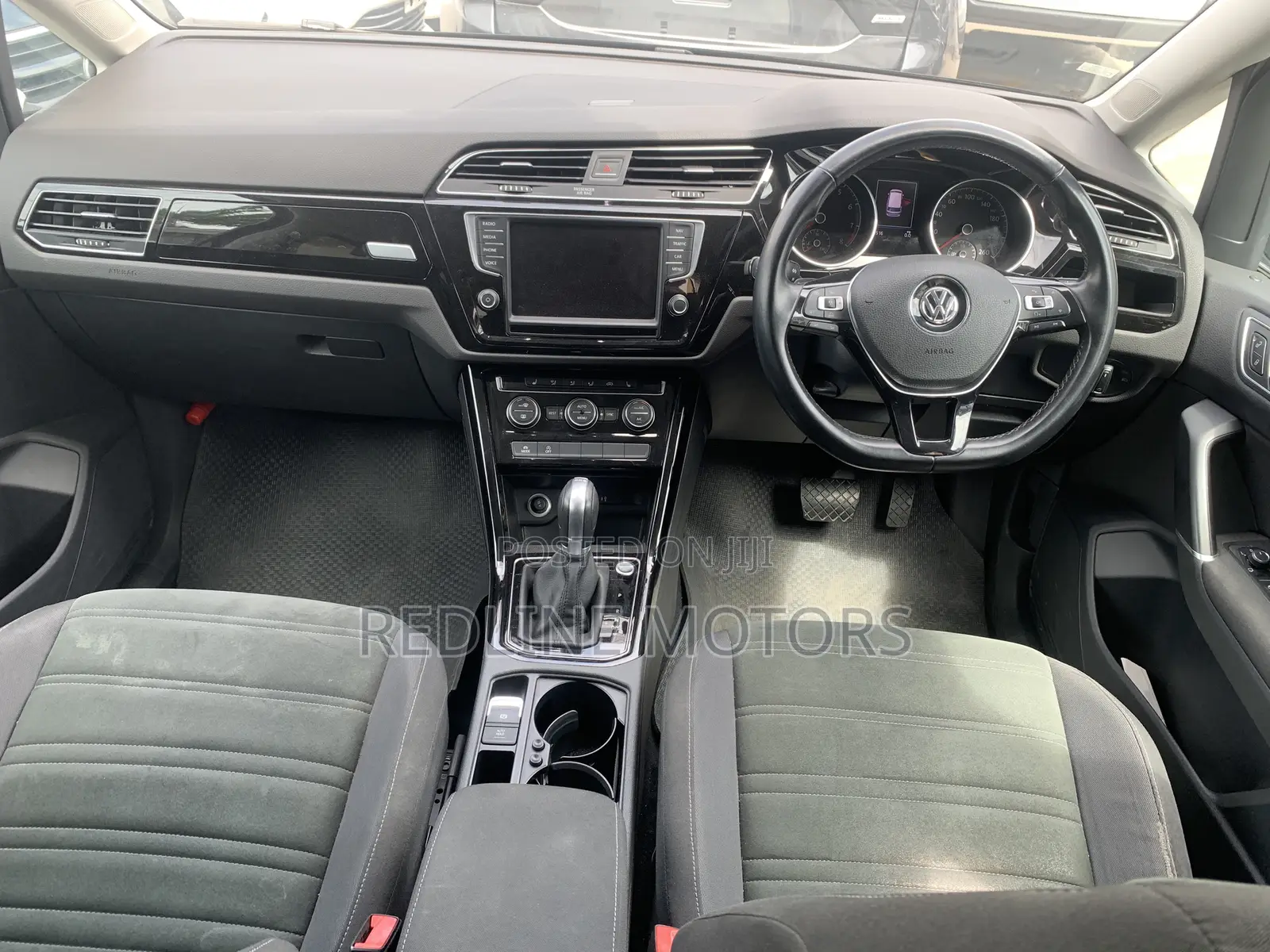 Volkswagen Touran 2016 Black