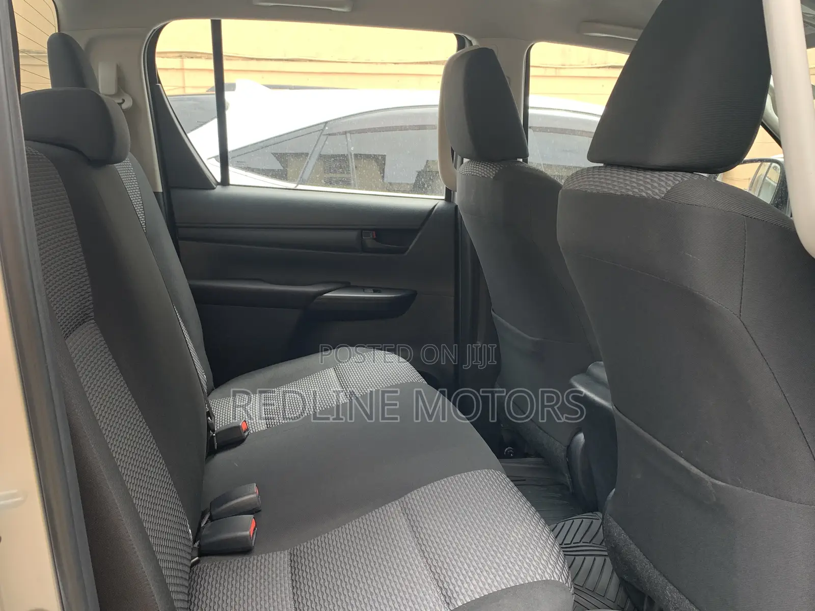 Toyota Hilux 2017 Gray