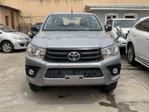 Toyota Hilux 2017 Gray