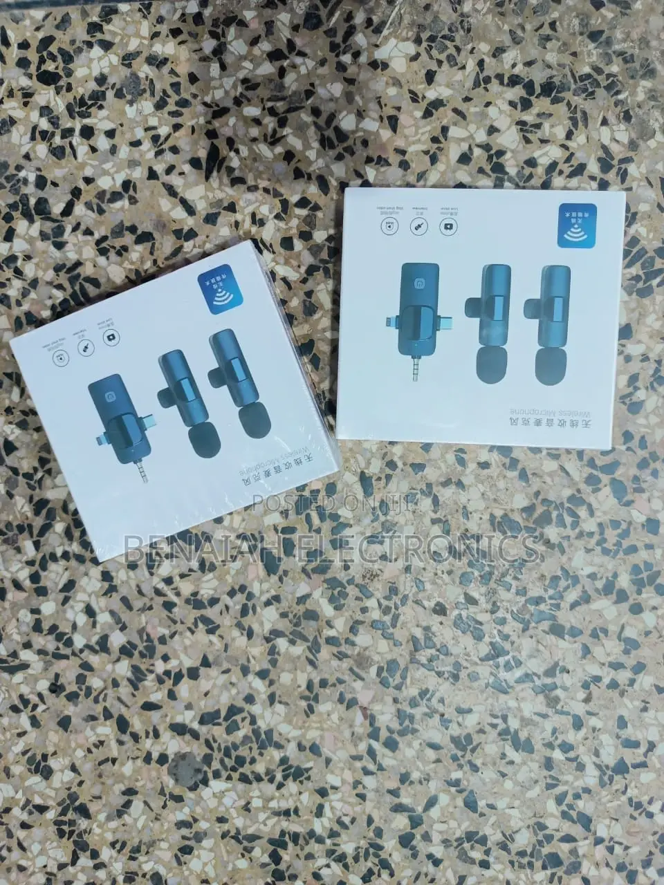 Universal Lapel Microphone for Mobile Phones