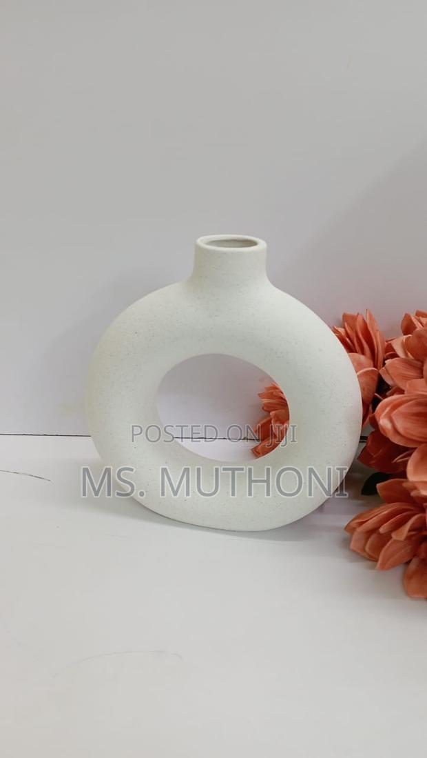 Doughnut-Shape Flower Vase* - main view
