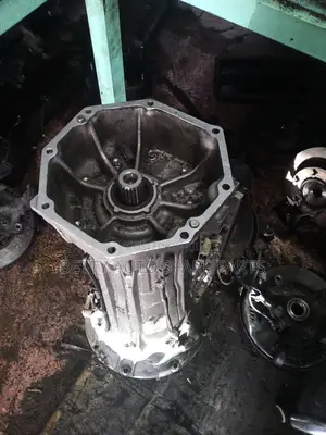 Toyota V8 Gearbox 2uz