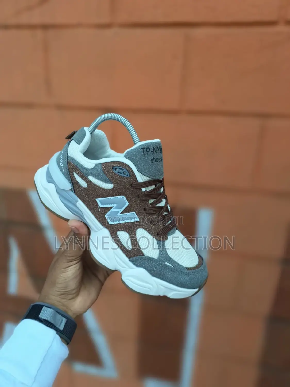 New Balance 990