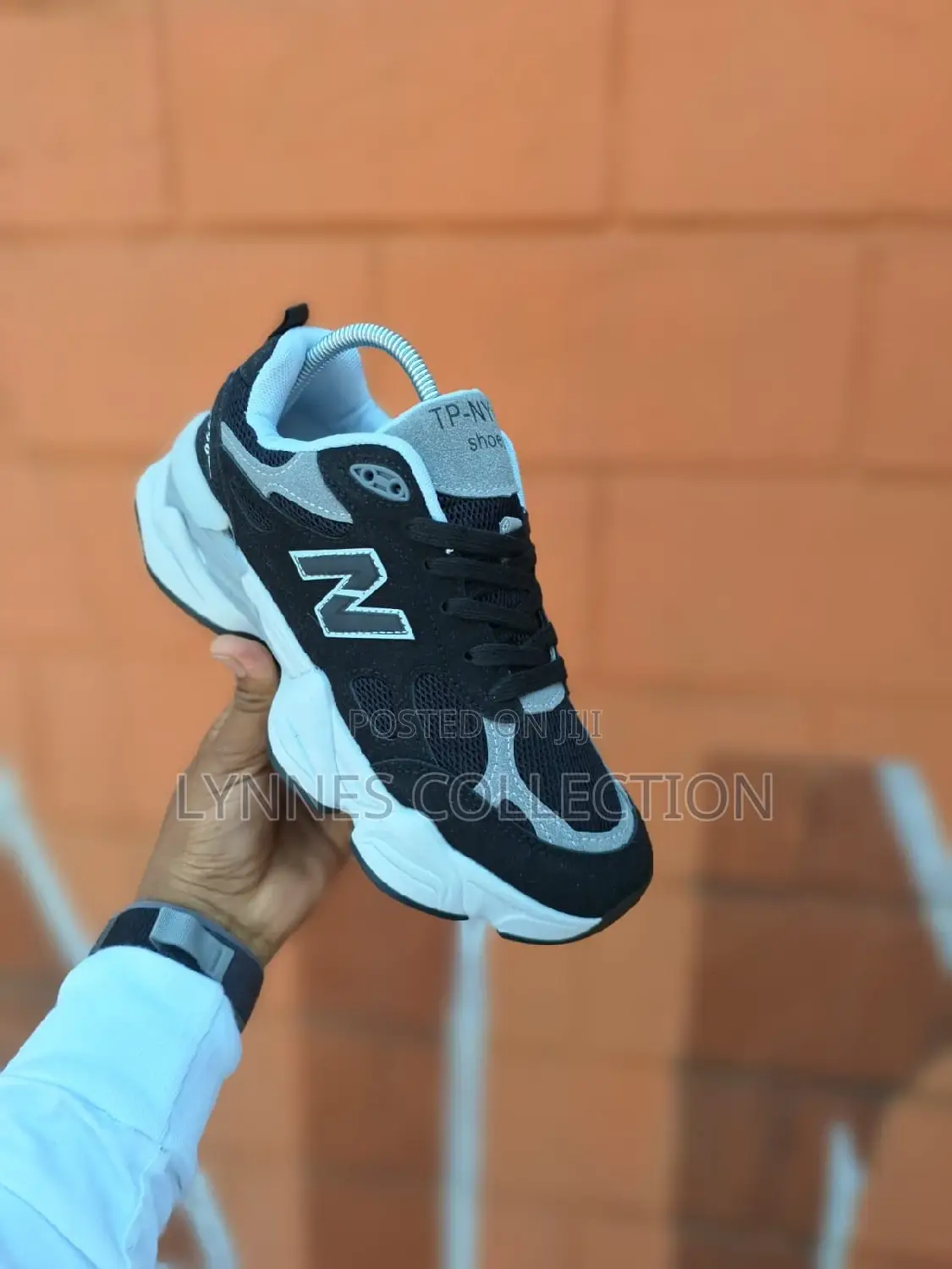 New Balance 990