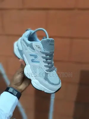 New Balance 990