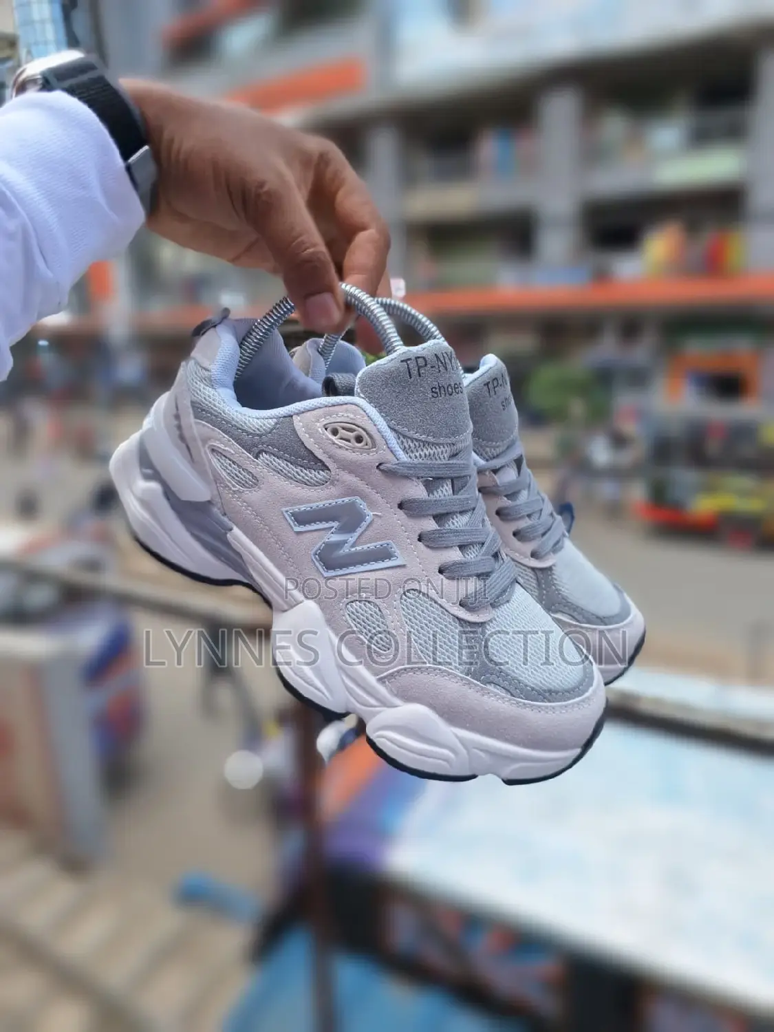 New Balance 990