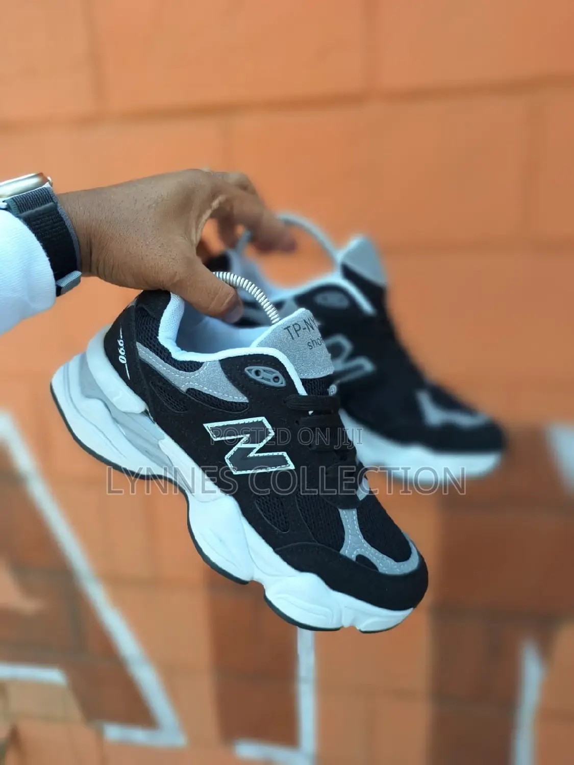 New Balance 990