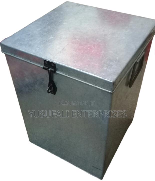 Metal Box for Storage and Transport of Valuables