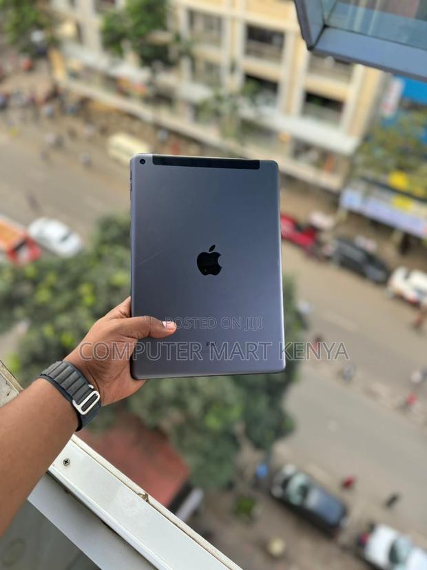 Apple iPad 10.2 (2021) 64 GB Gray - thumbnail 4