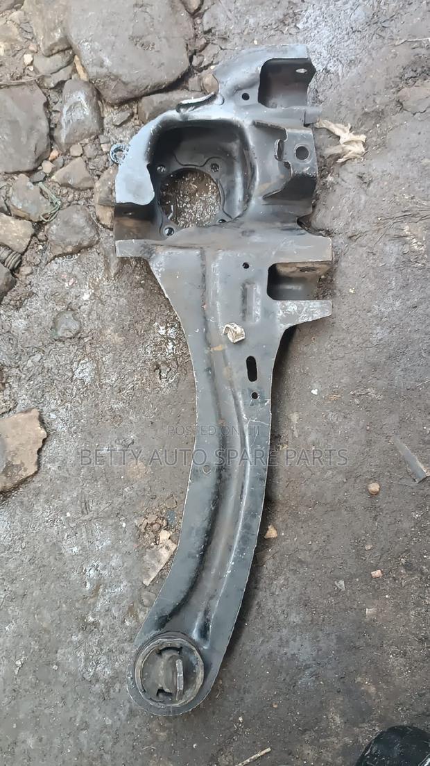 Mazda Axela Arm