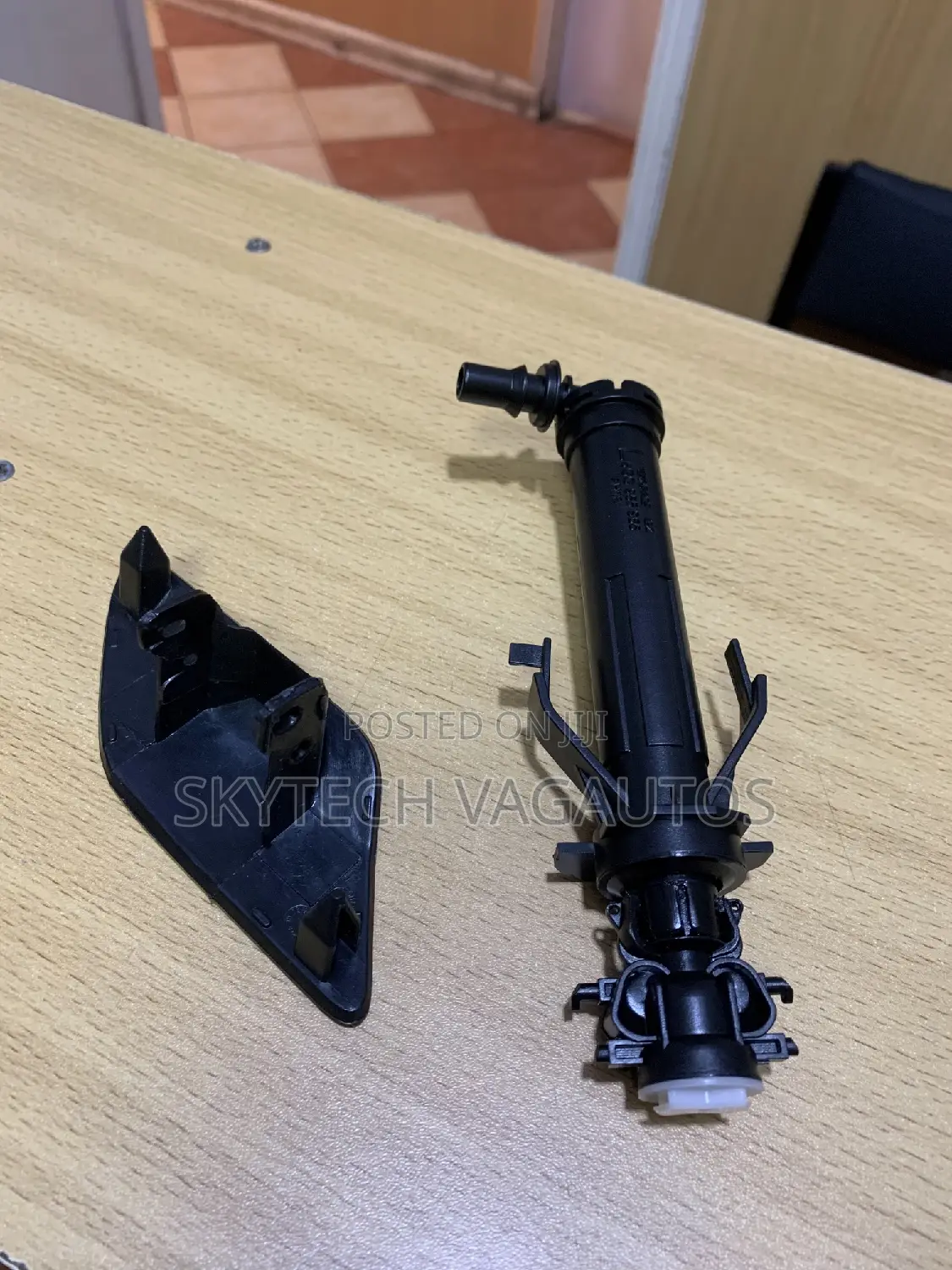VOLKSWAGEN Golf Mk7 Washer Jet Cover