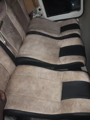 Long Distance 14 Seater Cormfortable Seats