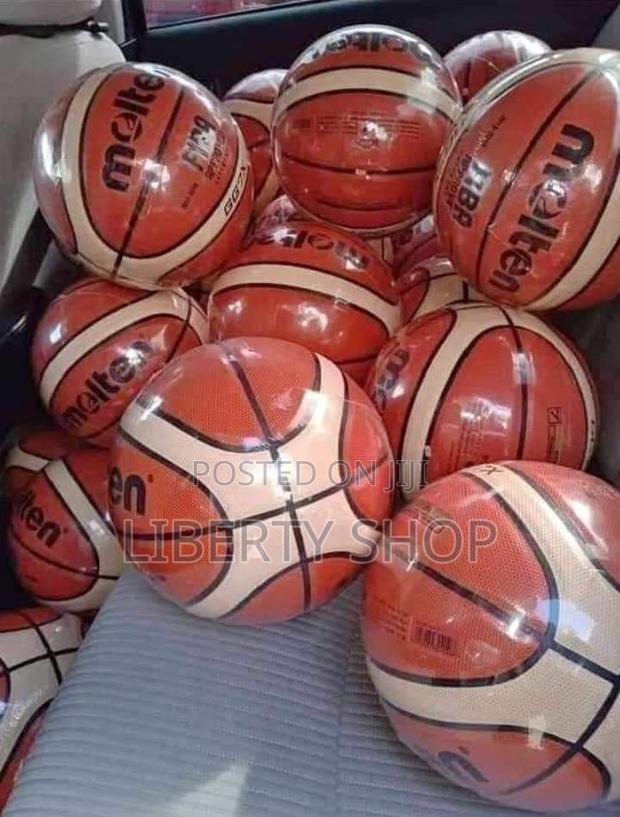 Basketballs Molten Balls - main view