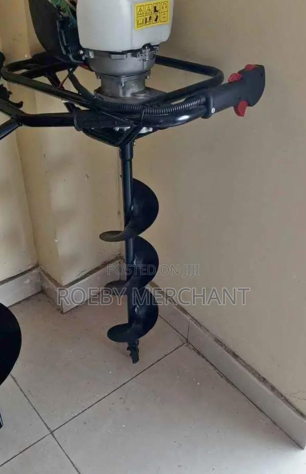 Earth Auger/Hole Digger - main view