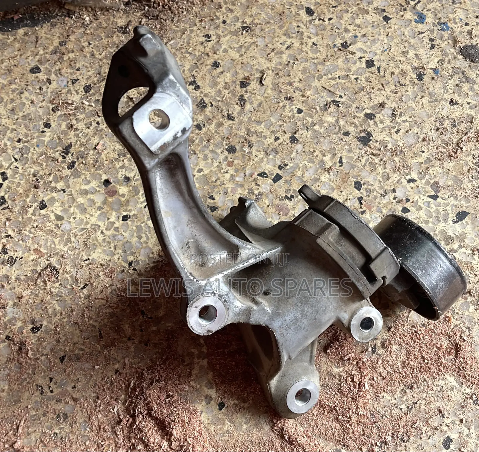 Nissan Note March Tensioner