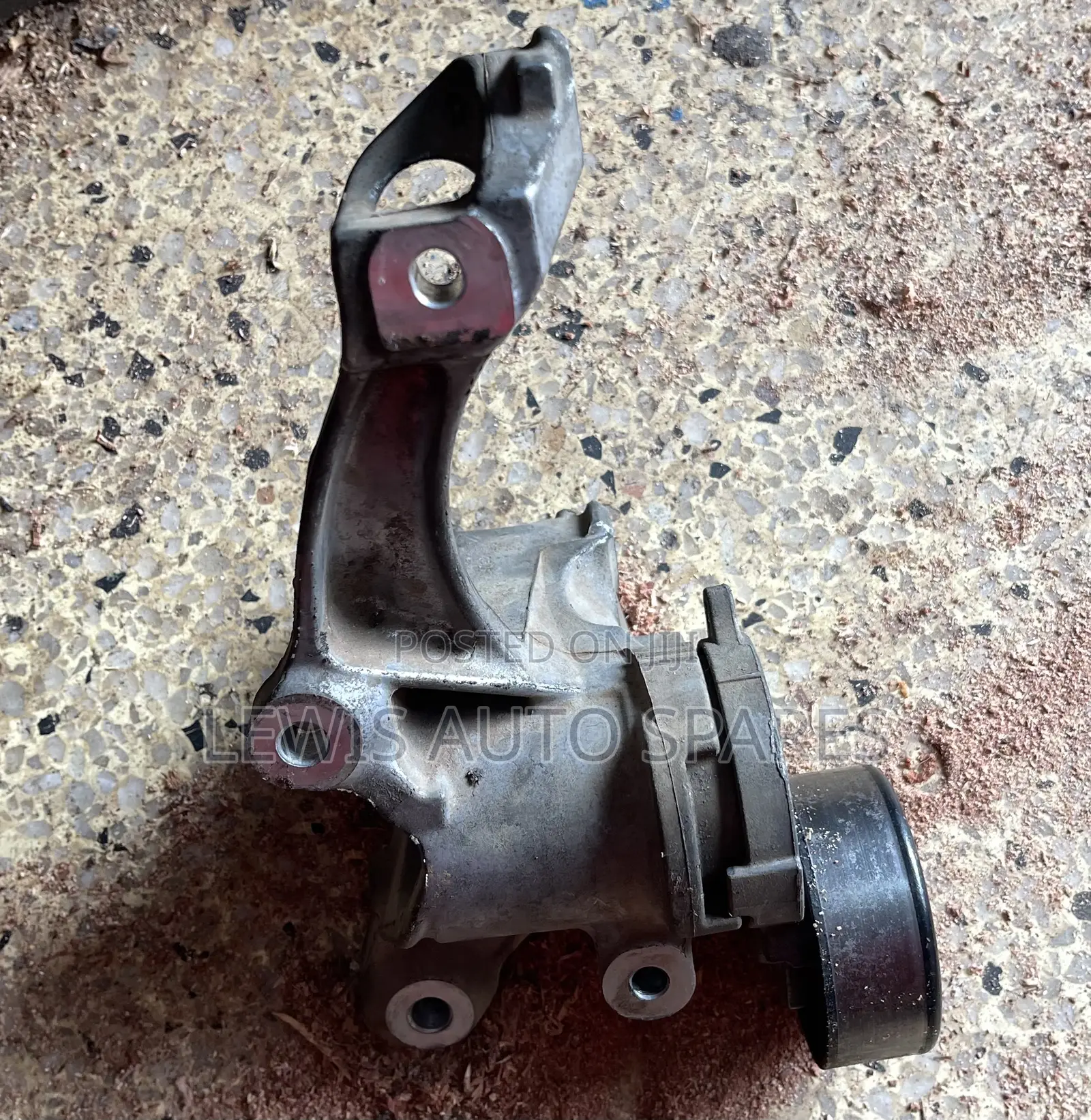Nissan Note March Tensioner