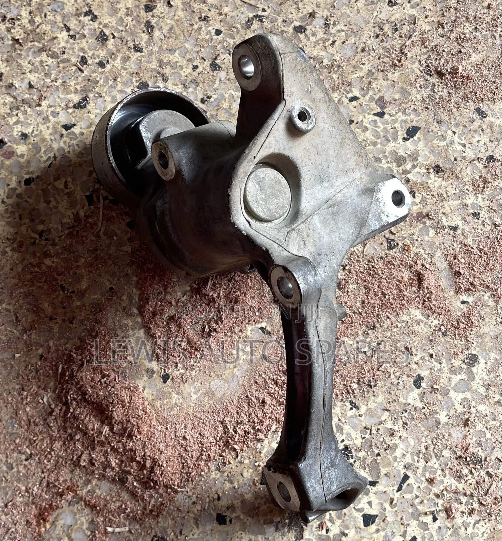 Nissan Note March Tensioner