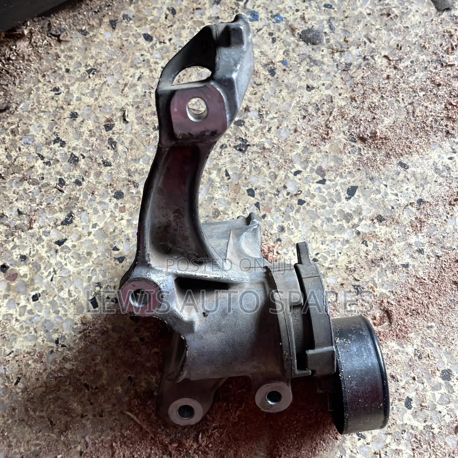 Nissan Note March Tensioner