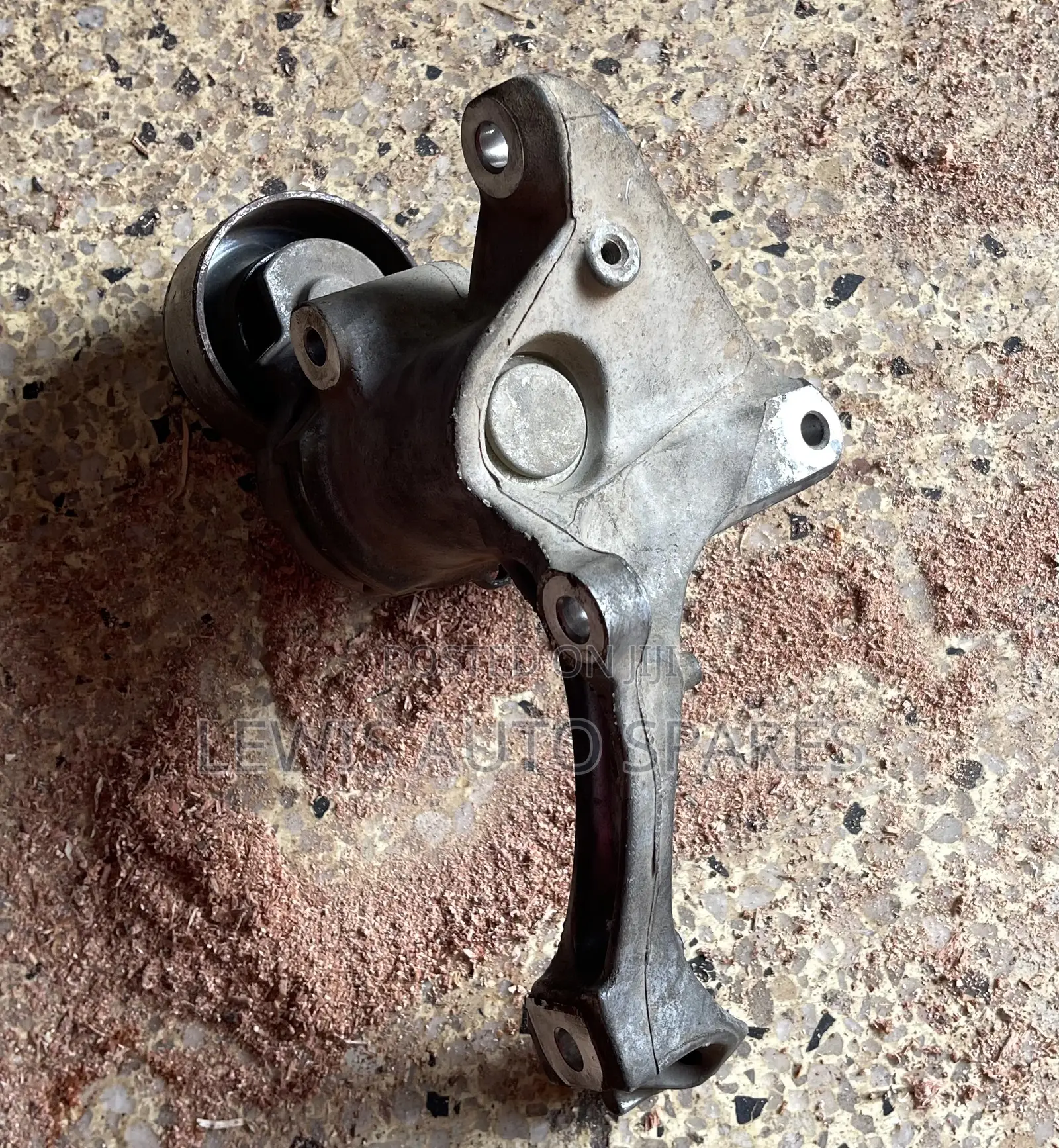 Nissan Note March Tensioner