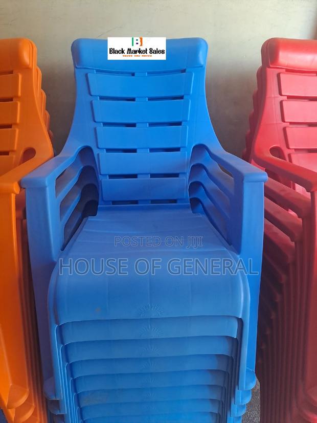 Blue Relaxo Plastic Chair