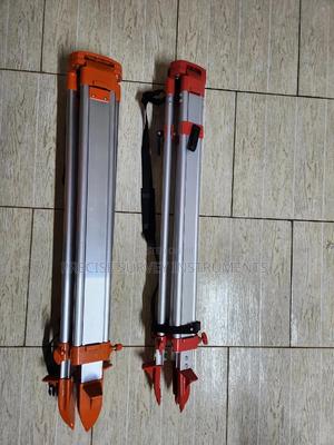 Medium Duty Aluminium Tripod Stand - thumbnail 2