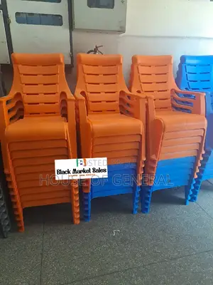 Strong and Comfortable Relaxing Plastic Chair