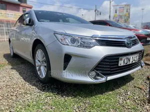 Toyota Camry 2017 Silver