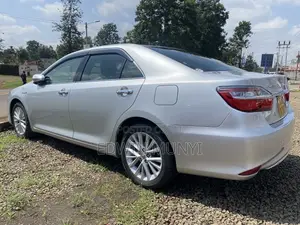 Toyota Camry 2017 Silver