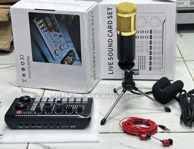 Live Tiktok Streaming Studio Podcast Set - main view