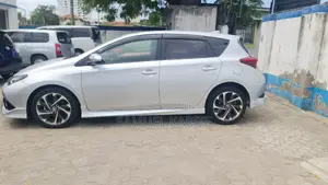 Toyota Auris 2017 Silver