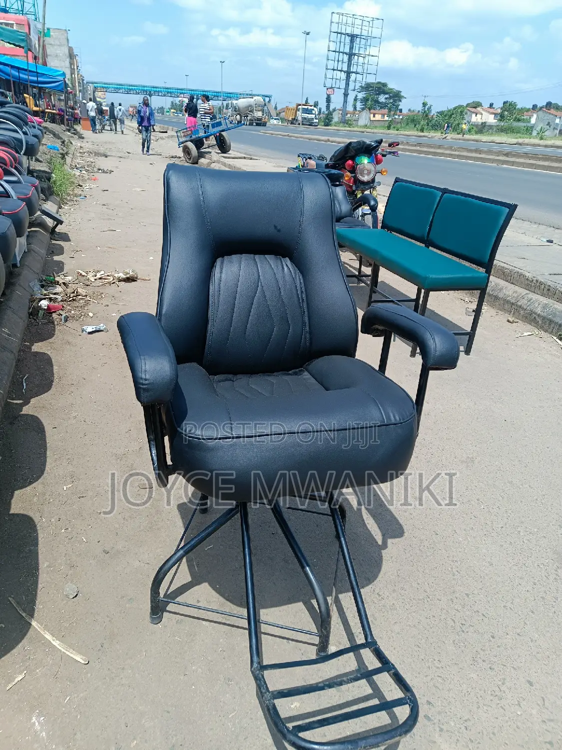 Simple Barber Barber Seat