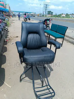Simple Barber Barber Seat
