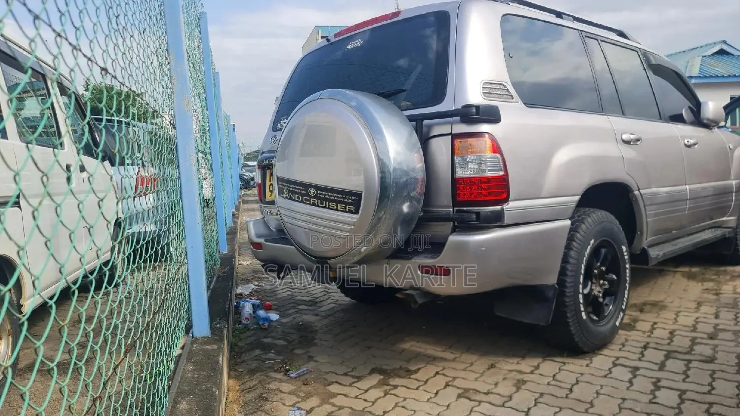 Toyota Land Cruiser 2004 Gray