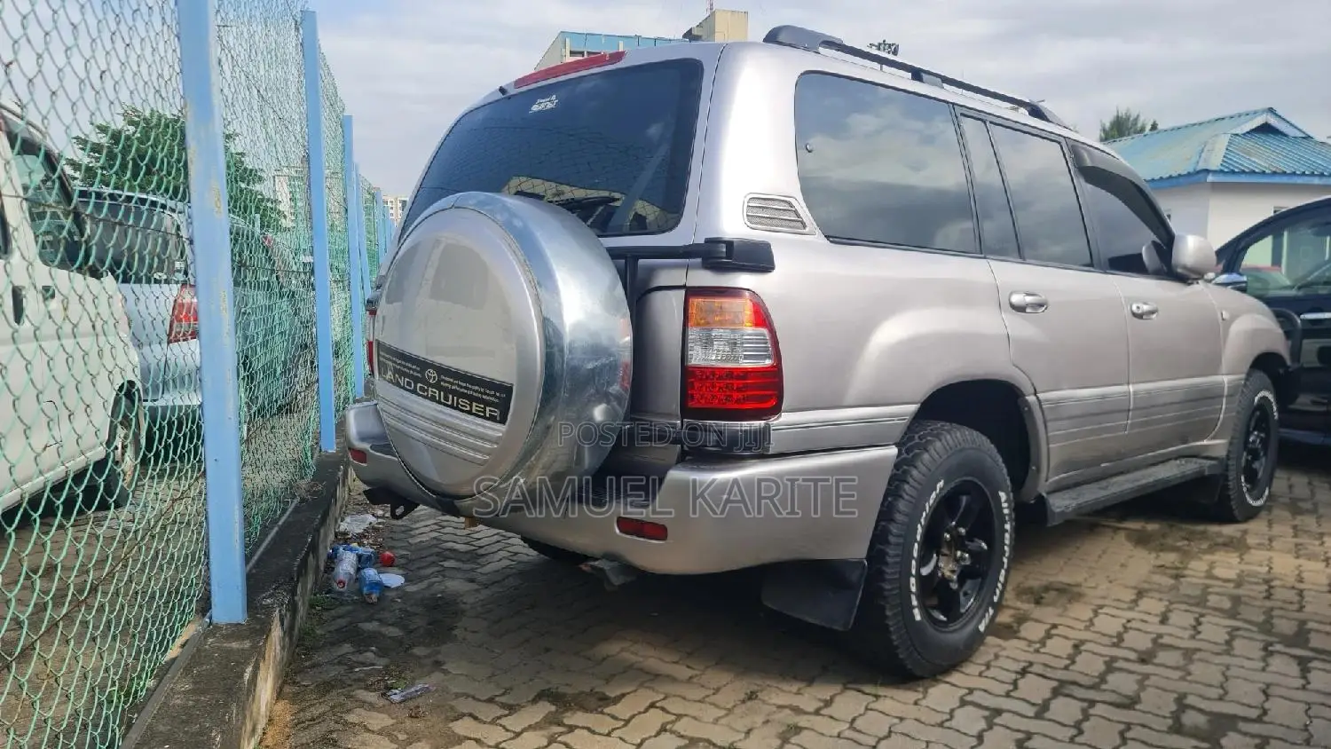 Toyota Land Cruiser 2004 Gray