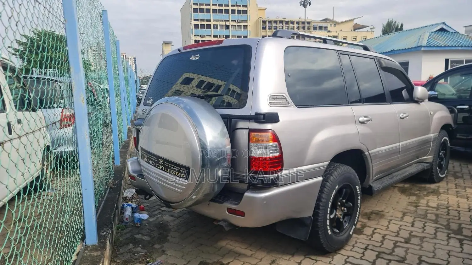Toyota Land Cruiser 2004 Gray